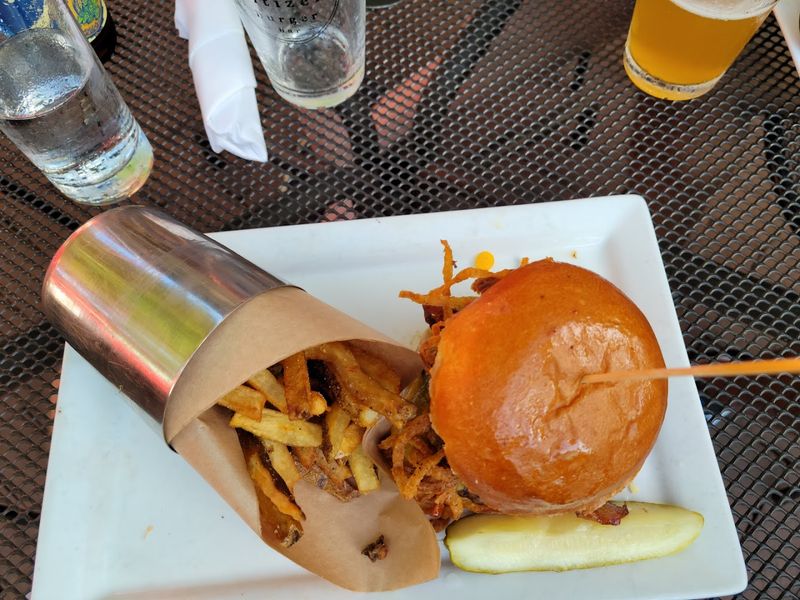 Citizen Burger Bar 
