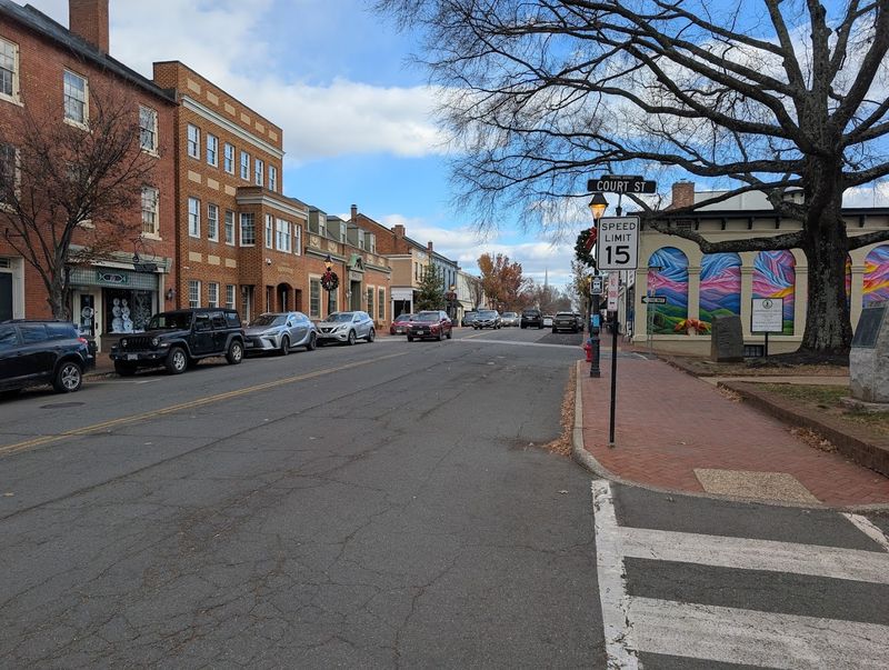 A Main Street Made for Wandering
