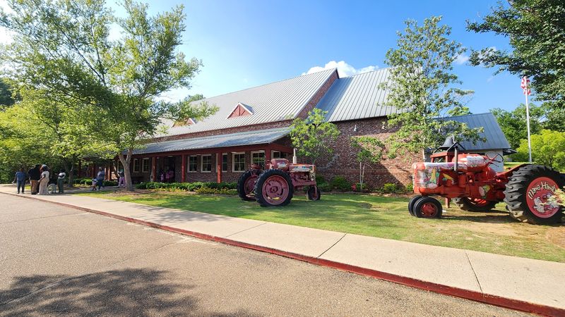 Mama Hamil's Southern Cookin' (Madison)