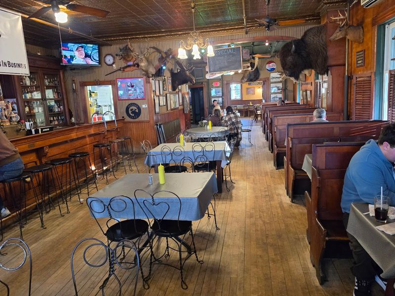 Sleder's Family Tavern