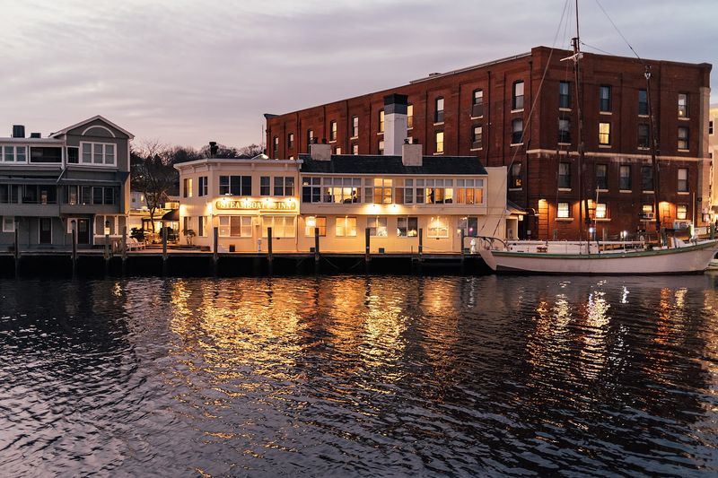 Steamboat Inn 