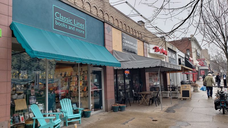 Classic Lines Bookstore - Pittsburgh, Allegheny County
