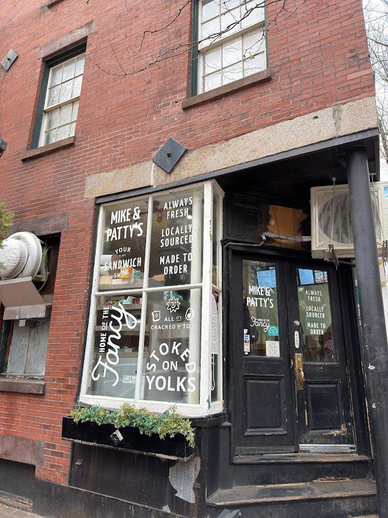Mike & Patty's &ndash; Boston