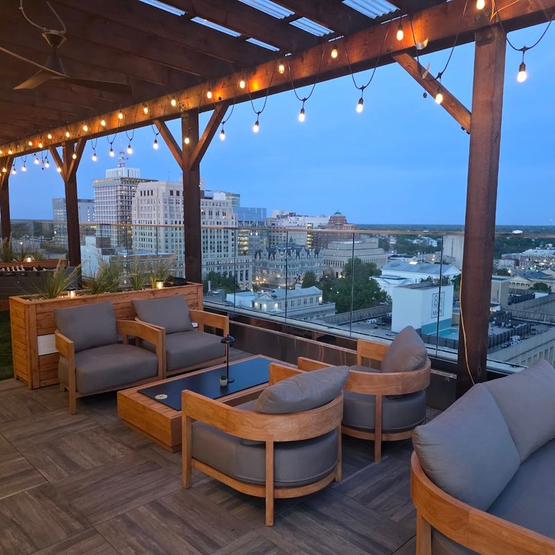 Solaire Rooftop Bar - Richmond
