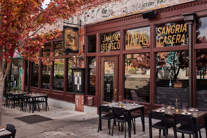The Iberian Pig, Decatur