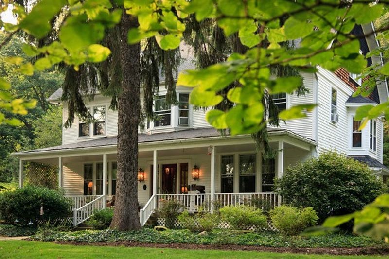 The White Oak Inn - Danville, Knox County, Ohio