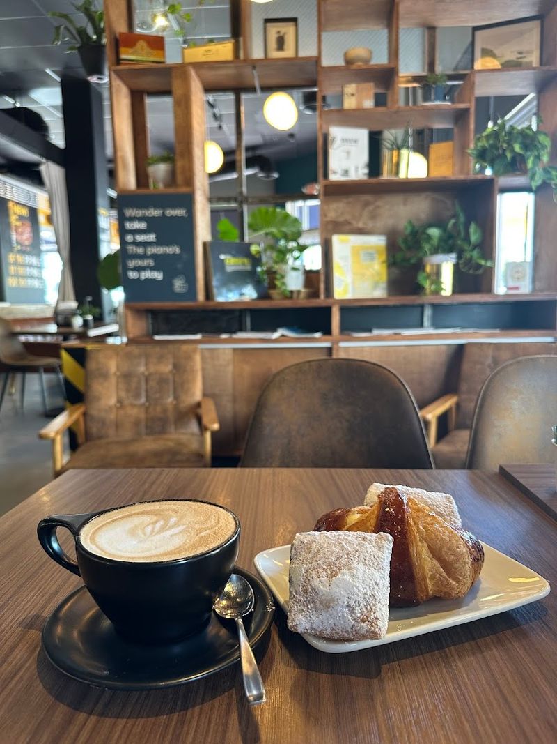 Ideal For Solo Time, Meetings, And Casual Social Stops