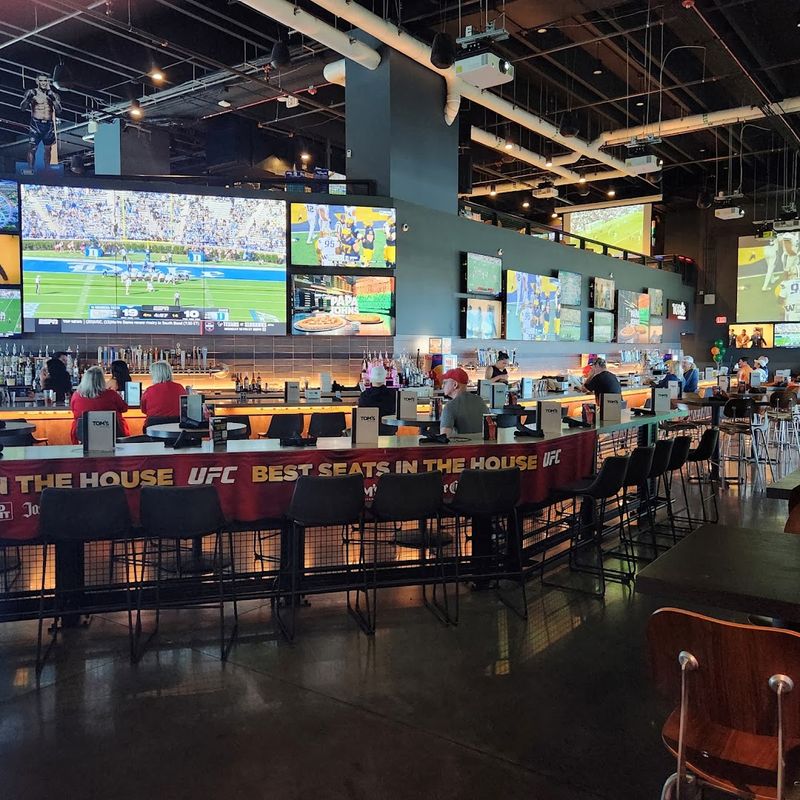 Tom's Watch Bar – Orlando