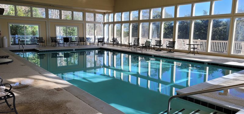 Kingwood Resort - Resort with swimming facilities and family recreation