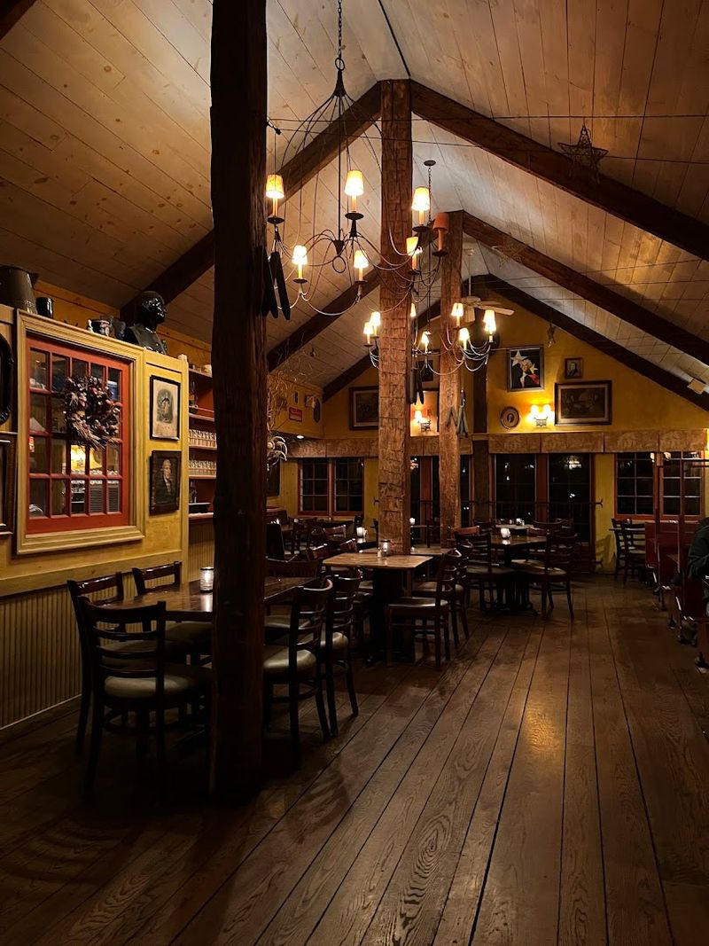 GW Tavern (Washington Depot)