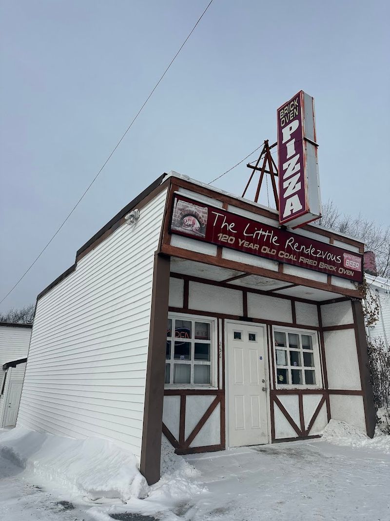 Why Connecticut Pizza Fans Consider It a Hidden Gem