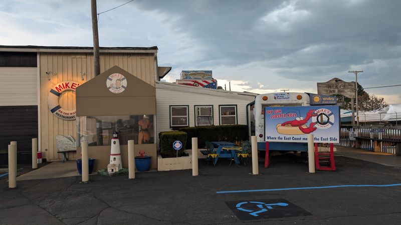 Mike's on the Water - St. Clair Shores