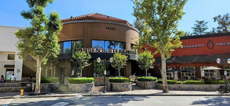 Larsen's Steakhouse (Multiple Southern California locations)