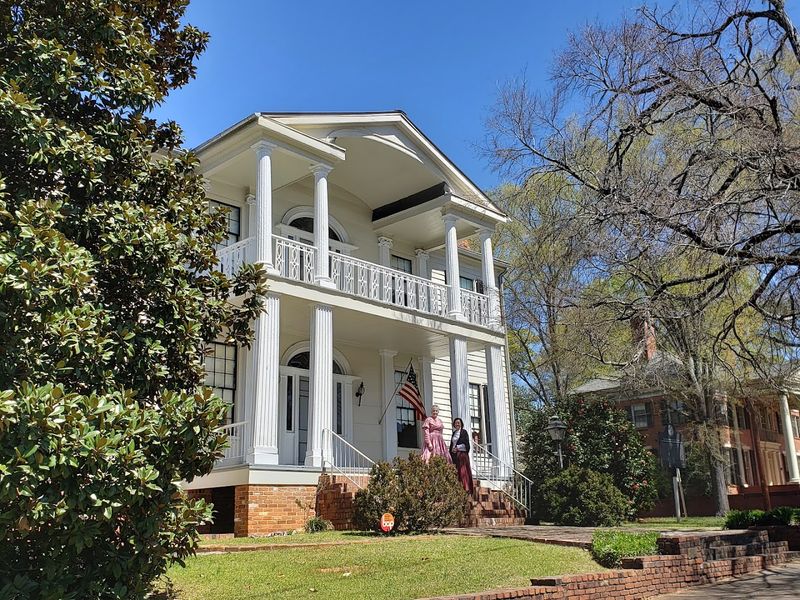 The Grand Estate That Survived Civil War Flames