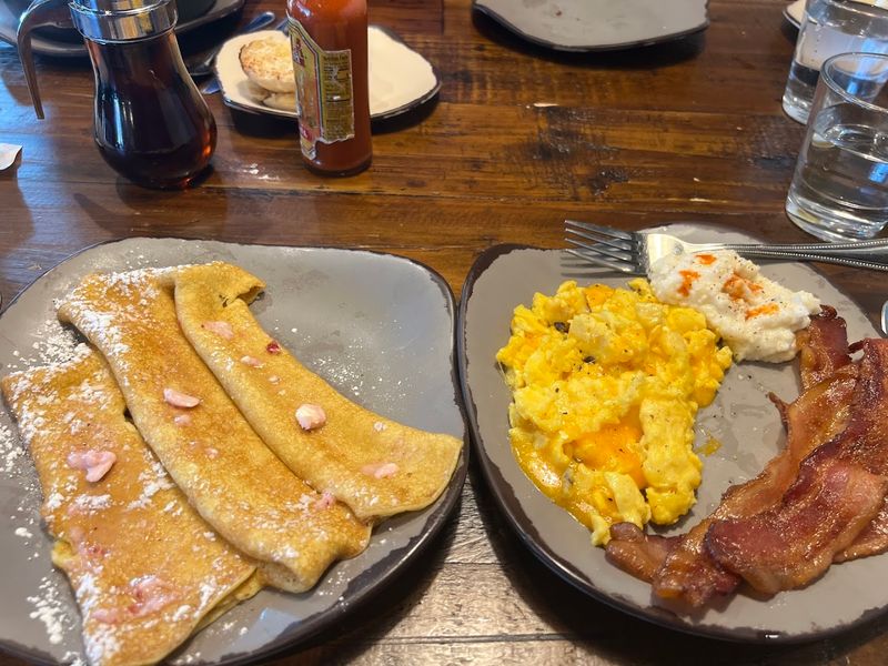West Egg Caf&eacute;