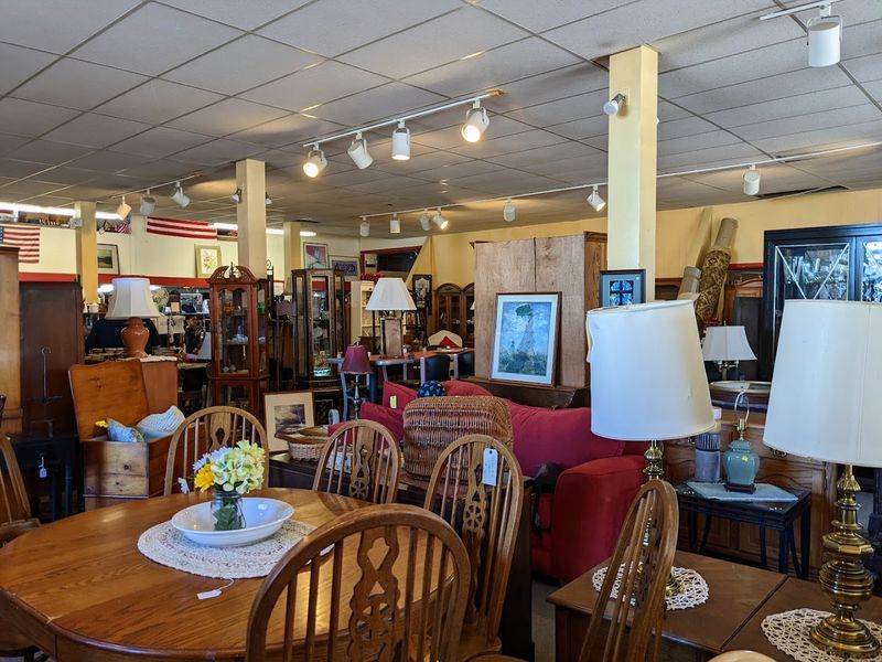 Treasures Thrift Store - Groton, New London County