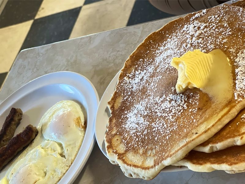 Fluffy-on-the-Inside Buttermilk Pancakes
