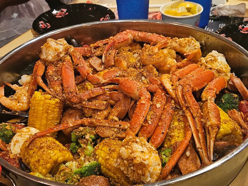 Hungry Crab Juicy Seafood and Bar Lake Buena Vista All You Can Eat (Orlando)