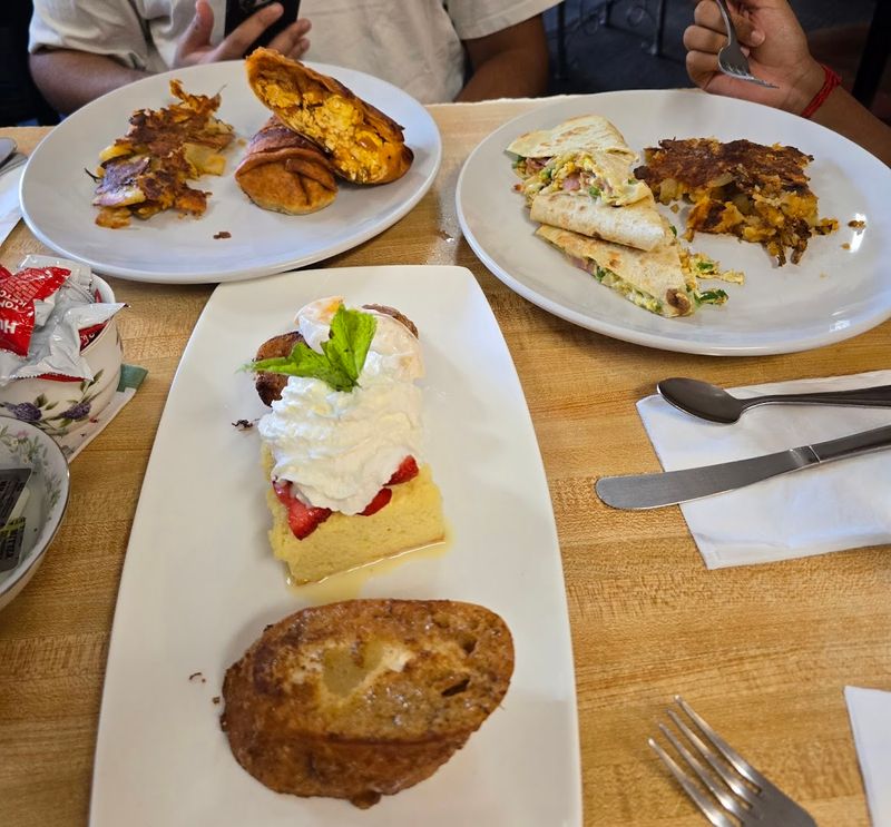 Why Waiting for a Table Becomes Part of the Experience