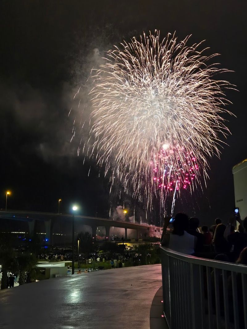 Clearwater Beach - Beachfront Fireworks And Patriotic Festivities