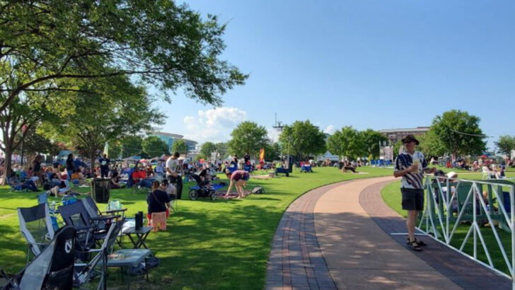 These 11 Virginia Places Blend History And Independence Day Celebrations