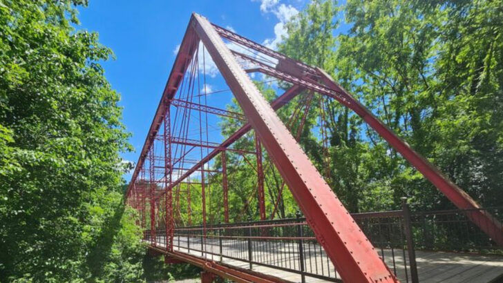 This Battle Creek Riverside Park Is Home To A Historic Covered Bridge Worth The Stop Alone
