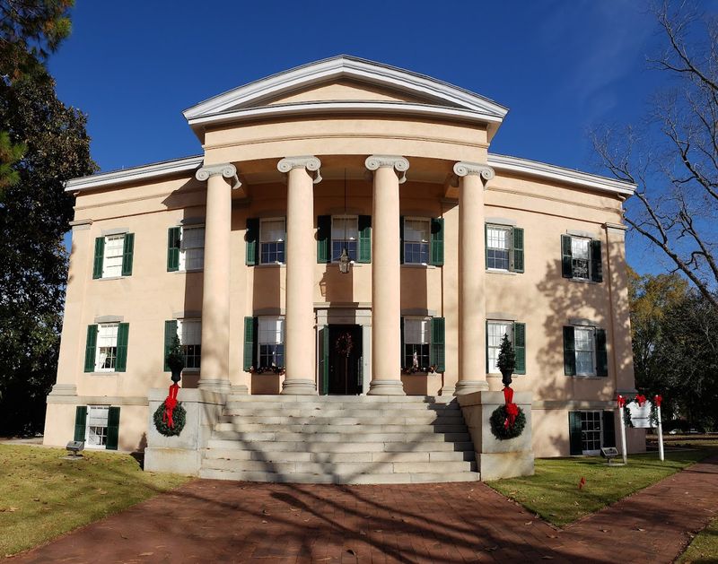The Grand Antebellum Mansion That Housed Georgia's Leaders