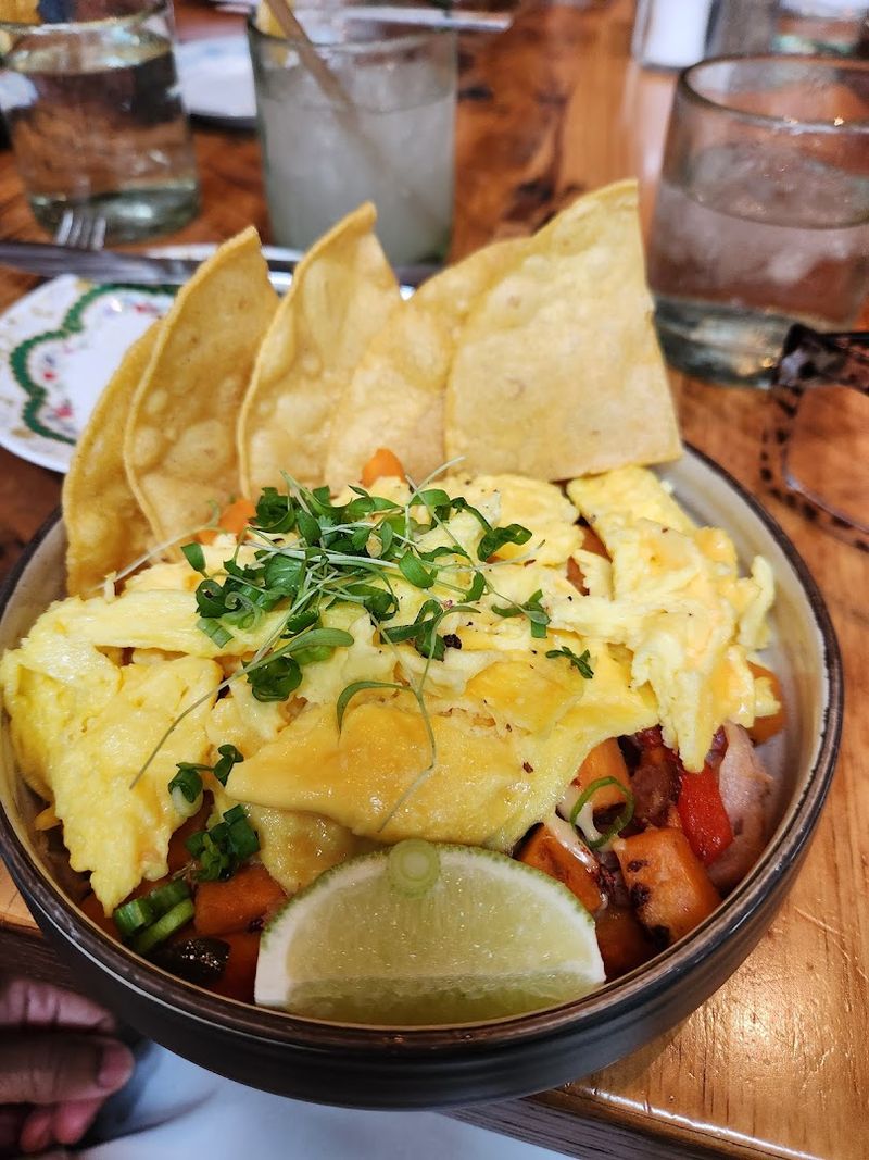 Morning and Midday Dining