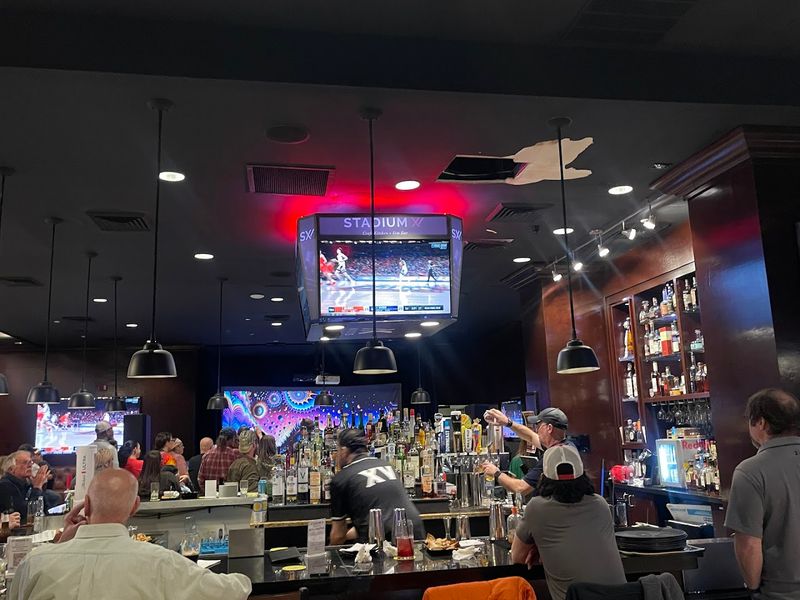 Stadium XV Craft Kitchen & Sim Bar (Farmington)