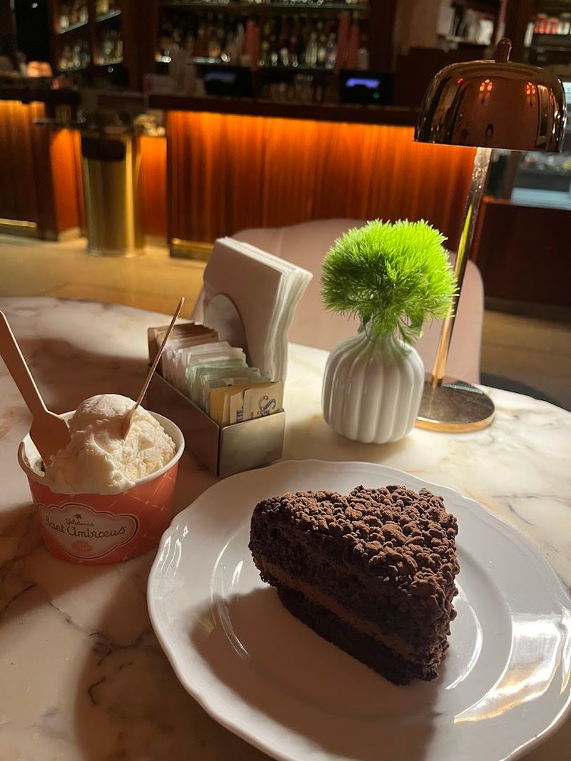 Sant Ambroeus (Palm Beach)