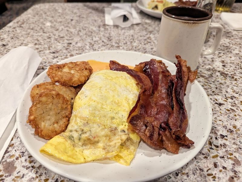 Breakfast Stations Where Eggs Meet Your Exact Preferences