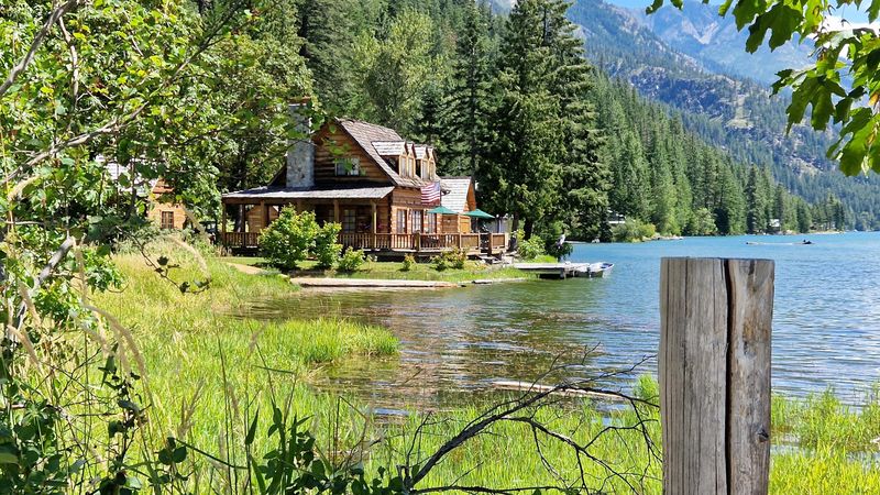 Stehekin: The Roadless Wilderness Gateway