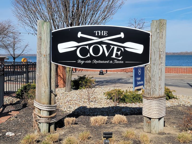 The Cove Bay-Side Restaurant & Tavern