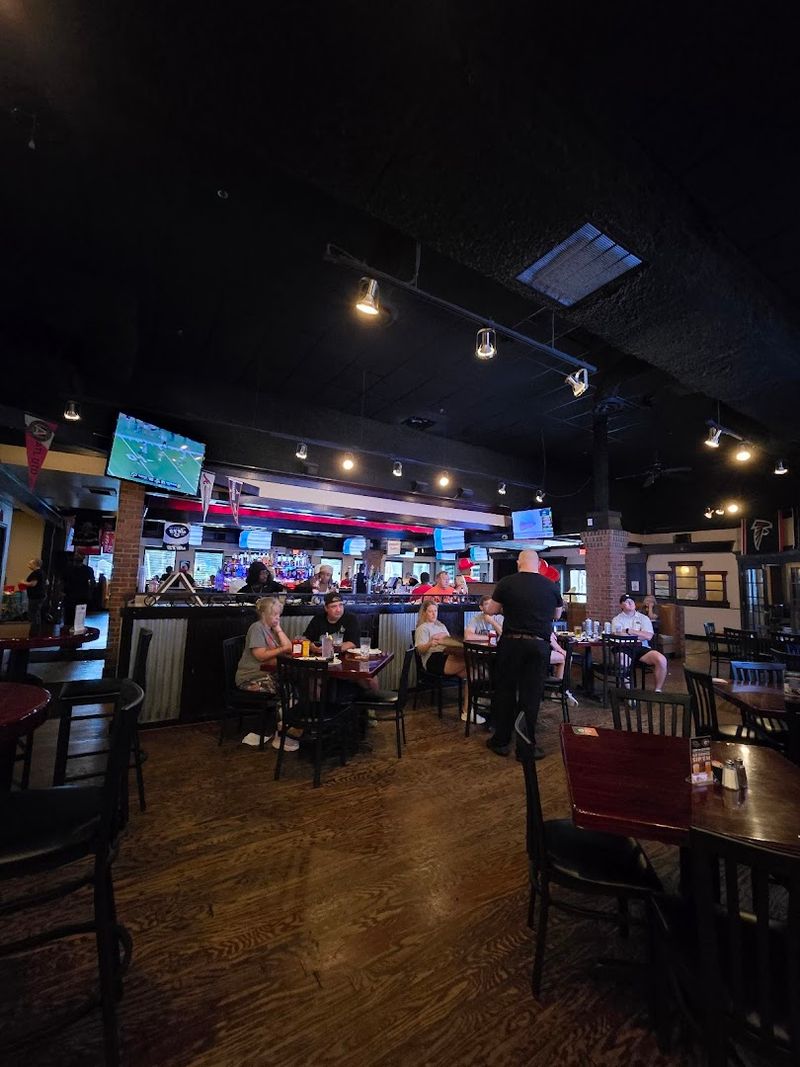 Mazzy's Sports Bar & Grill (Marietta)