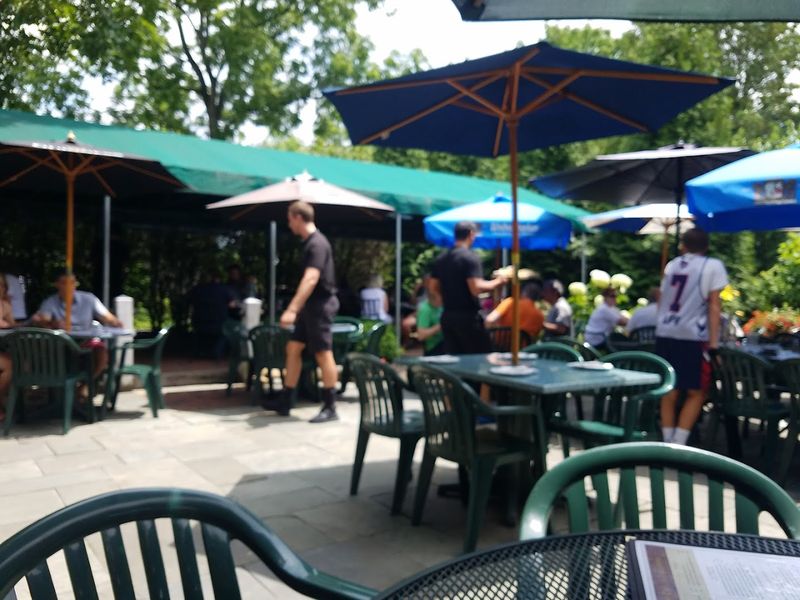 Four Dogs Tavern (West Chester)