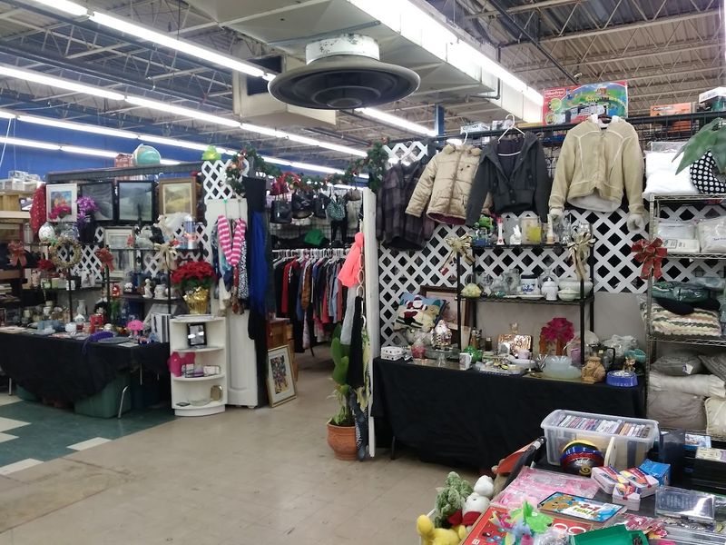Union Lake Flea Market, West Bloomfield, Oakland County