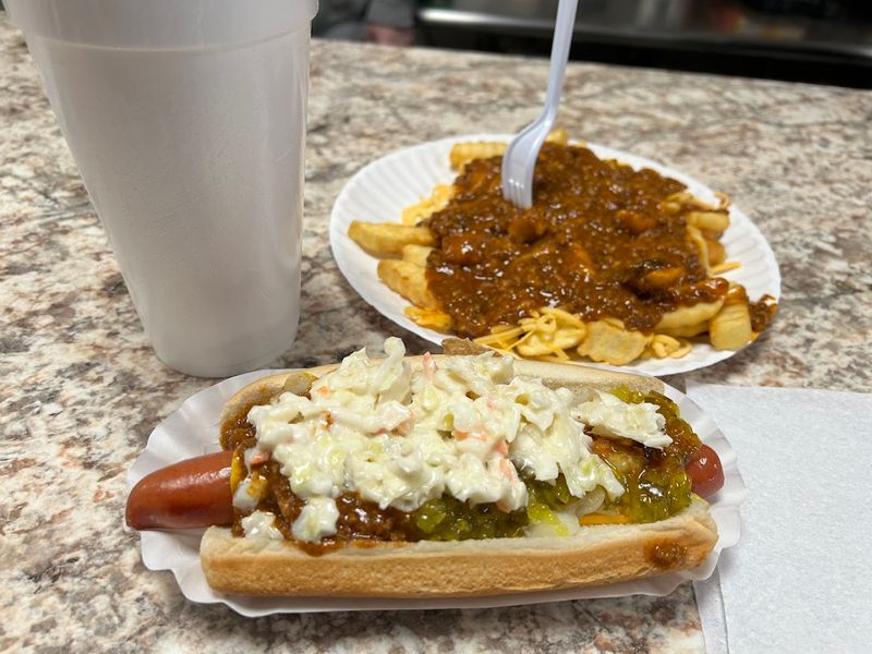 Famous Uncle Al&rsquo;s Hot Dogs & Fries 