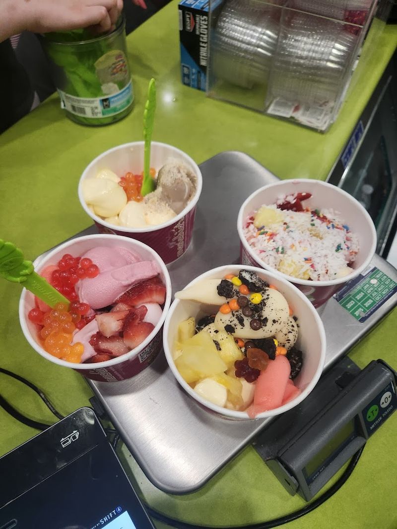 Menchie's Frozen Yogurt