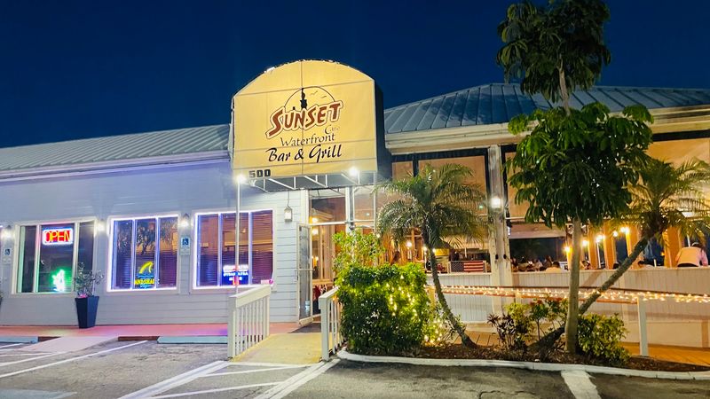 Sunset Cafe Waterfront Bar & Grill