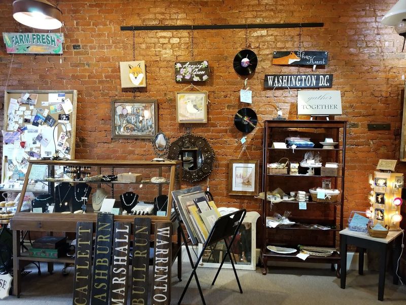 The Antiquing Appeal That Makes You Linger