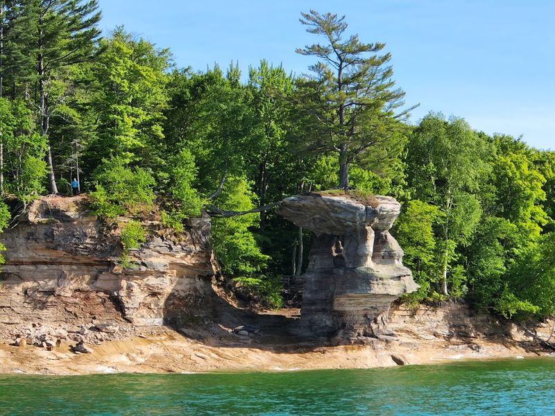 The Painted Cliffs and Mineral Colors