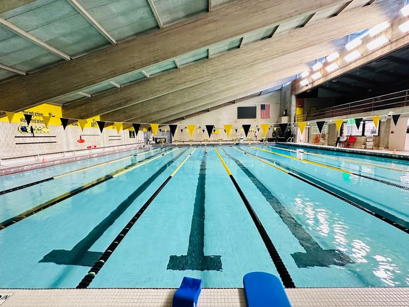 Orange Town Pool, Orange