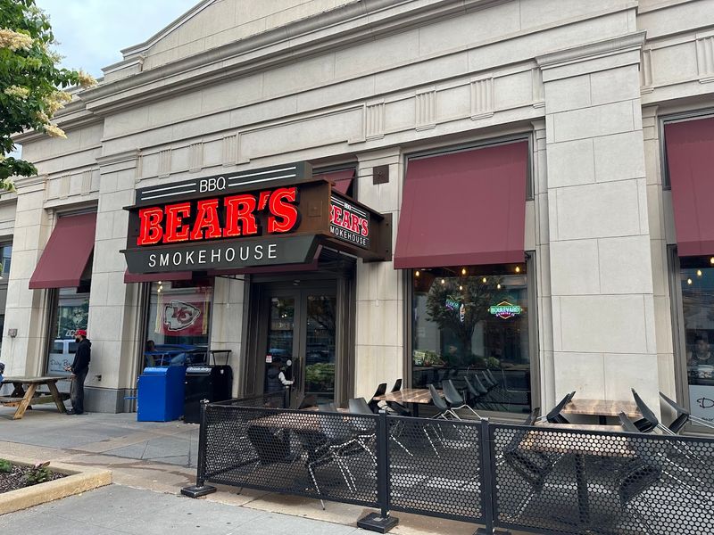 Bear's Smokehouse BBQ - Hartford, Hartford County