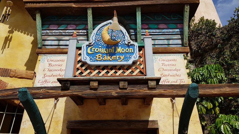 Croissant Moon Bakery - Orlando