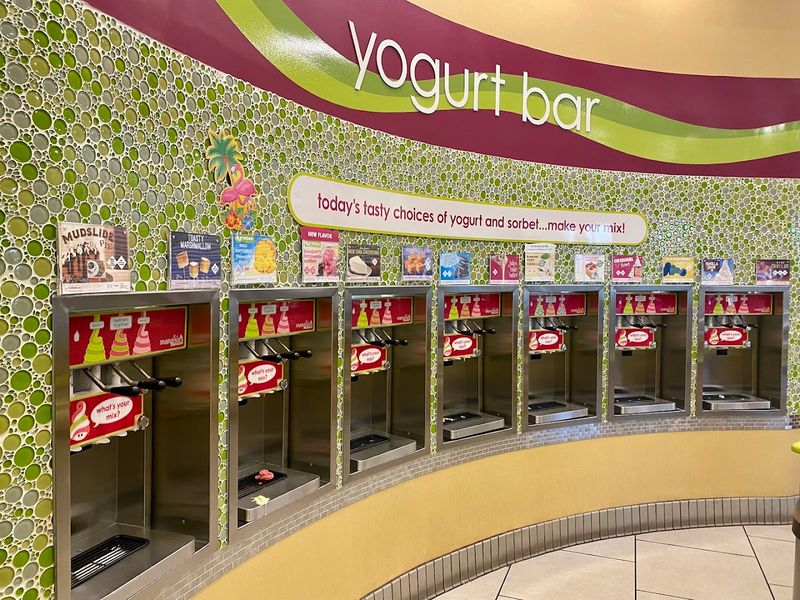Menchie's Frozen Yogurt, Canton Township