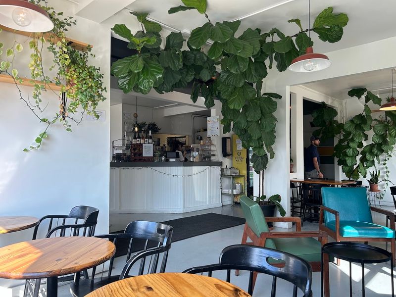Simple Cafe & Juice Bar