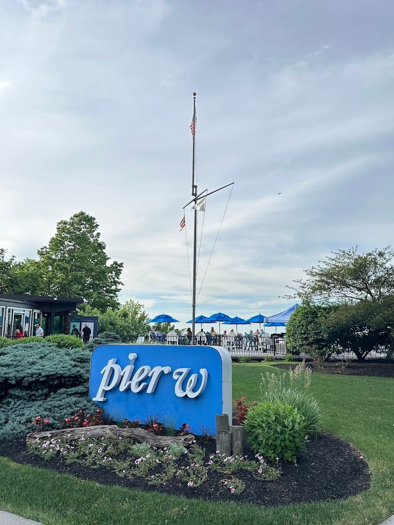 Pier W &mdash; Lakewood