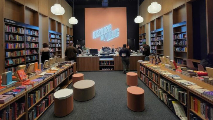11 Iowa Bookstores Where Coffee, Conversation, And Great Books Come Together