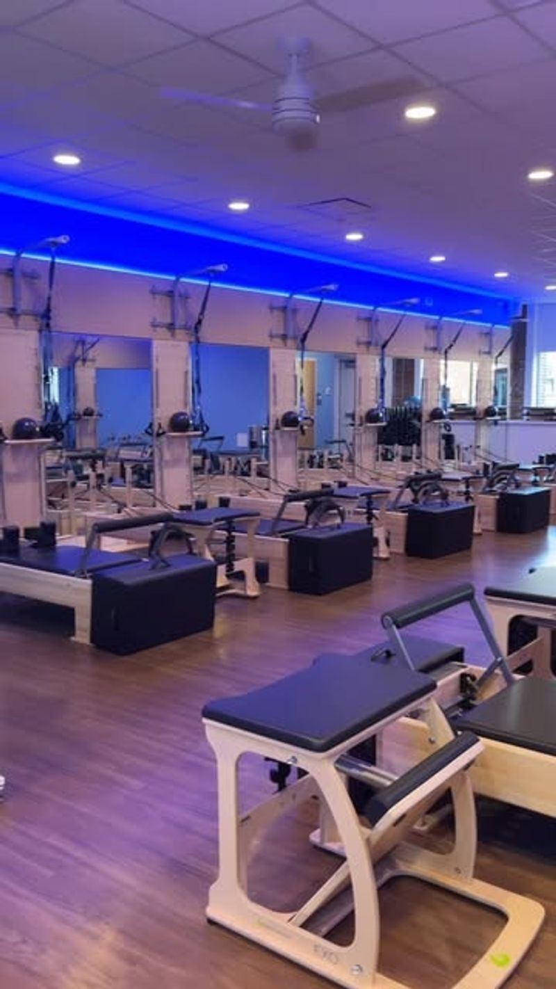 Club Pilates Newton (Newton, Middlesex County)