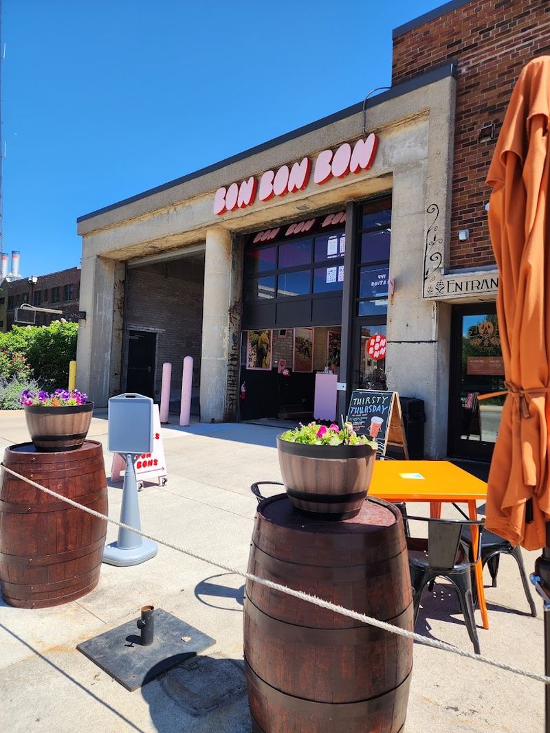 Bon Bon Bon (Detroit)